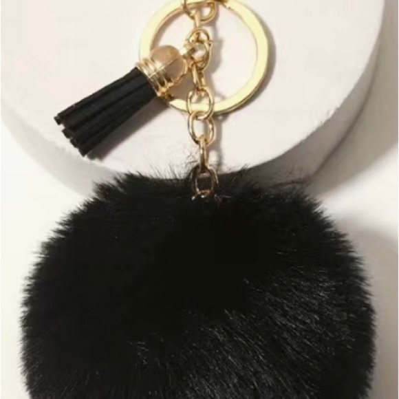 Fluffy, pom-pom keychain New - Picture 2 of 3